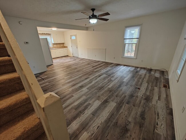 Foto del edificio - 4 bedroom home in Powhatan