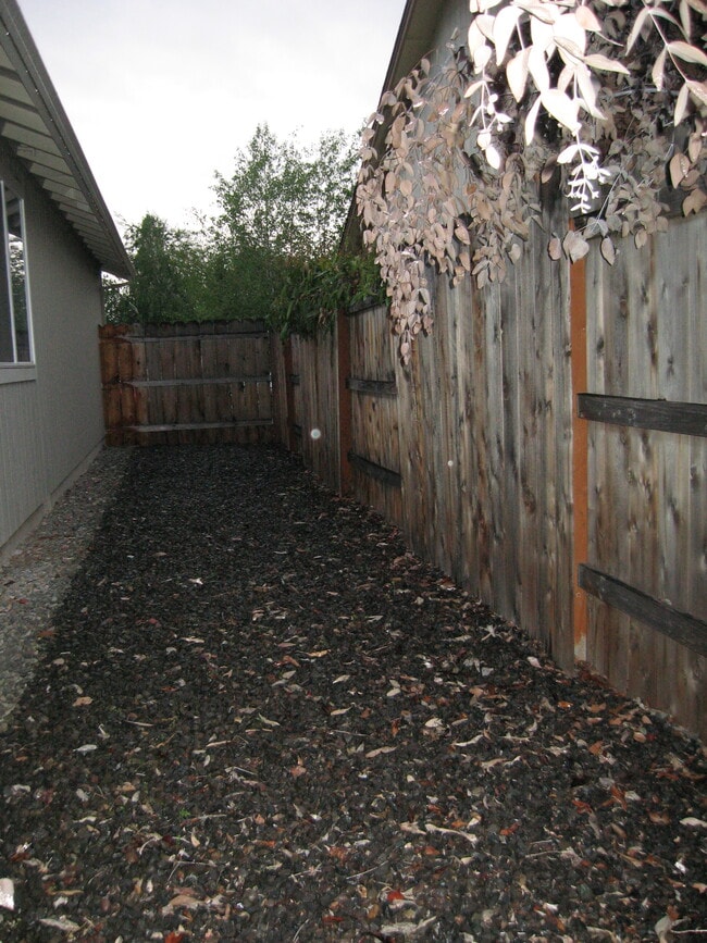 Foto del edificio - 1361 Clearwater Dr