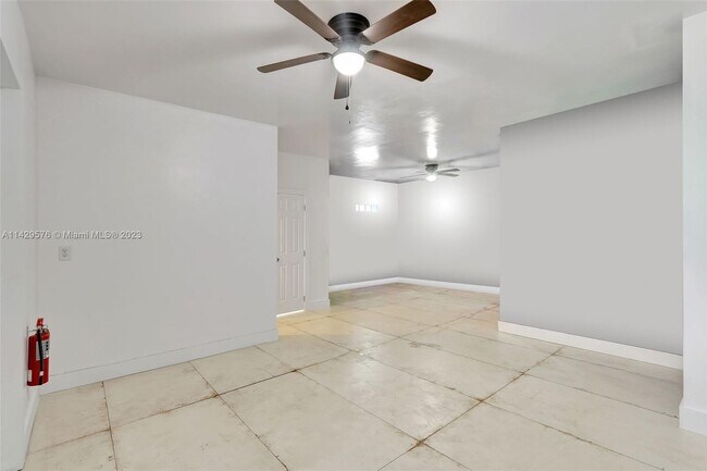 Foto del edificio - 7100 NW 5th Pl