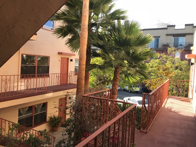 Foto del edificio - 712 Cedar St