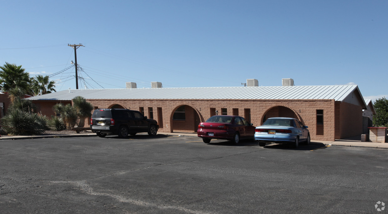 Primary Photo - Florida Apartments