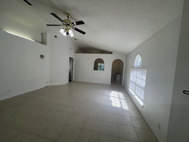 Foto del edificio - 11483 Kimberly Forest Dr