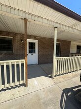 Building Photo - 517 Hickory St