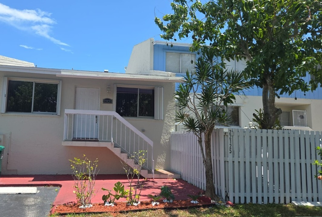 Foto principal - 22125 SW 103rd Ct