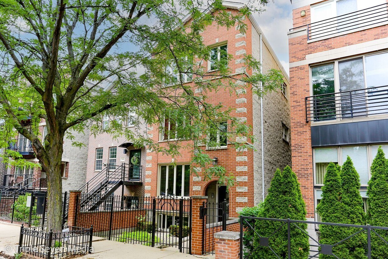 Foto principal - 1444 W Walton St