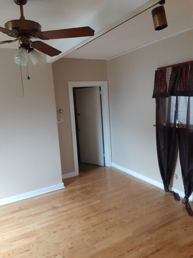 diningroom - 1100 Lincoln Ave