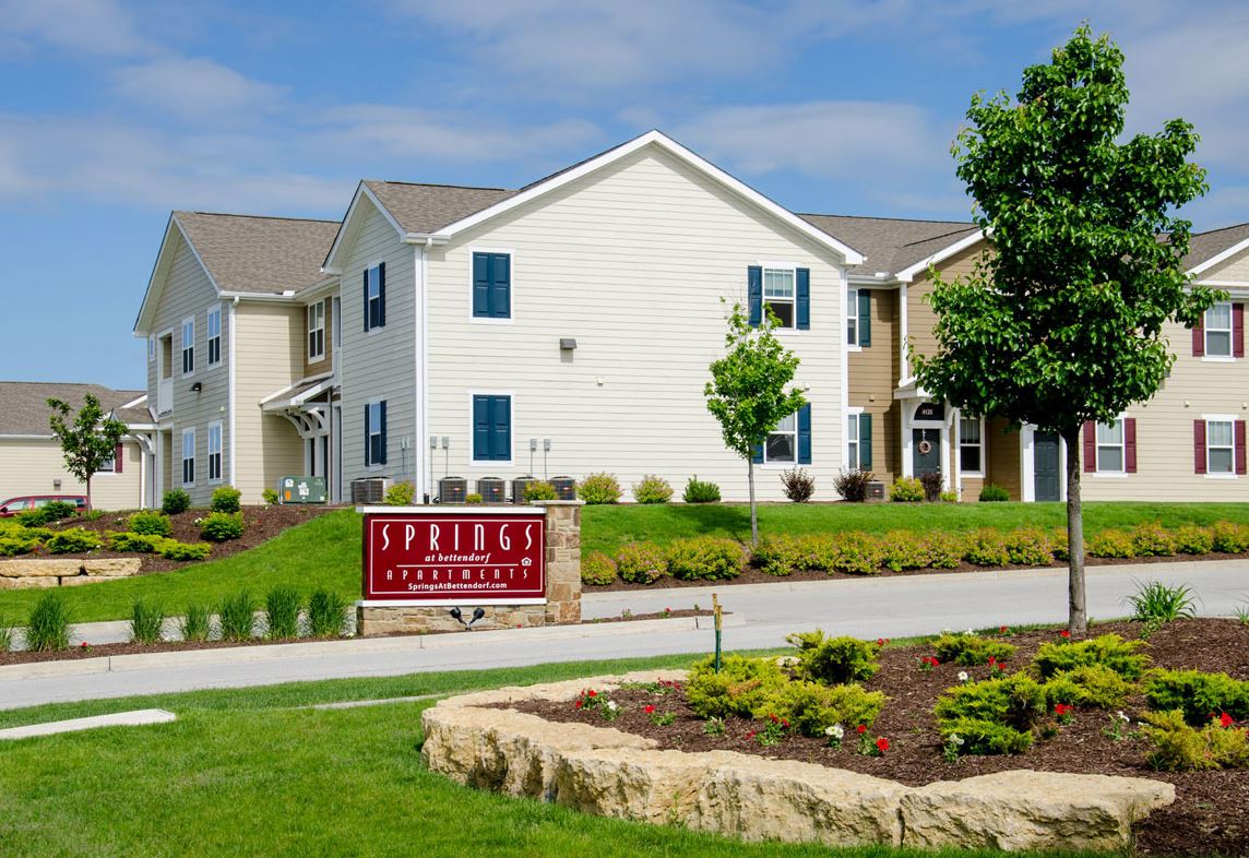 Springs at Bettendorf Apartments - Apartments in Bettendorf, IA ...