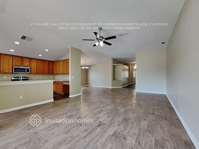 Foto del edificio - 6815 Monarch Park Dr