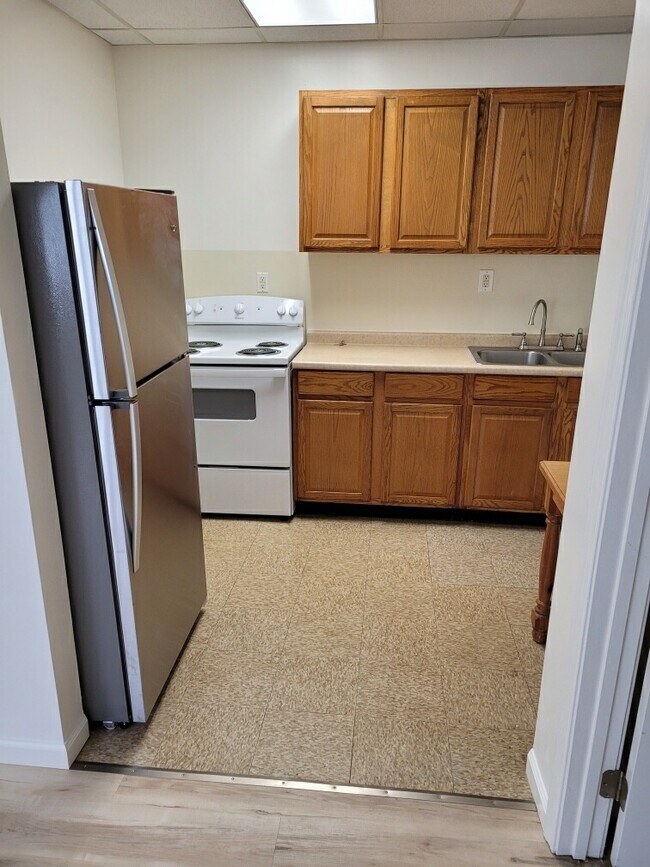 Kitchen - 130 KURTZ AVE