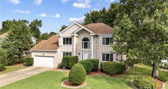 Building Photo - 3836 Larchwood Dr