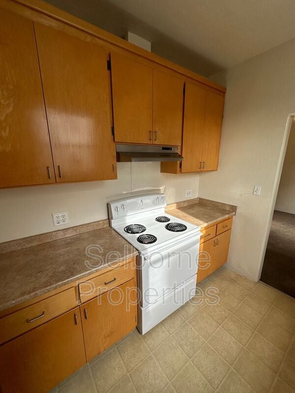 Building Photo - 2609 Ivy Dr