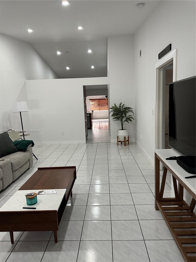 5670 W 20th Ct, Hialeah, FL 33016 House Rental in Hialeah, FL