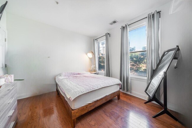 Foto del edificio - 126 Dudley St