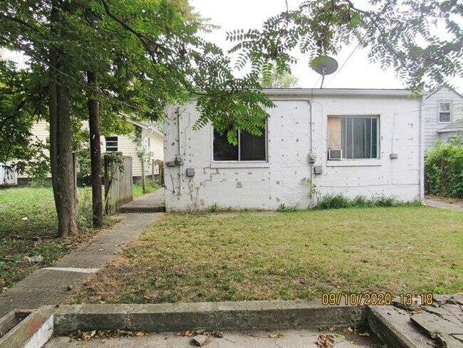 Building Photo - 1458 W Congress Ave
