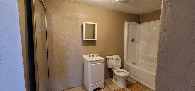 Foto del edificio - Cozy 2 Bed 2 Bath home located in the Hear...