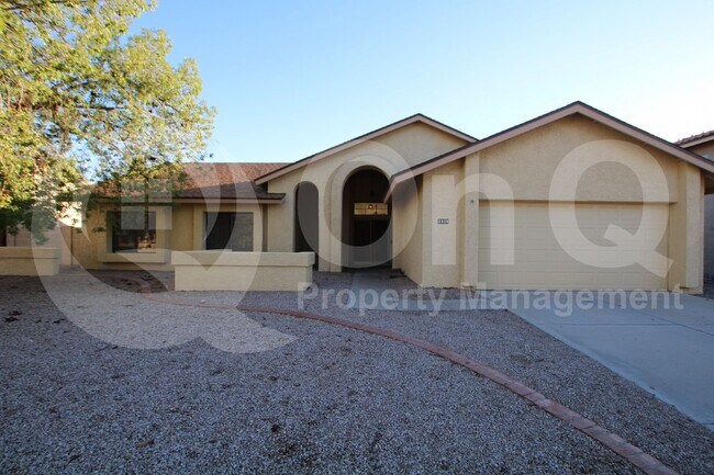 Building Photo - 2325 W Gregg Dr