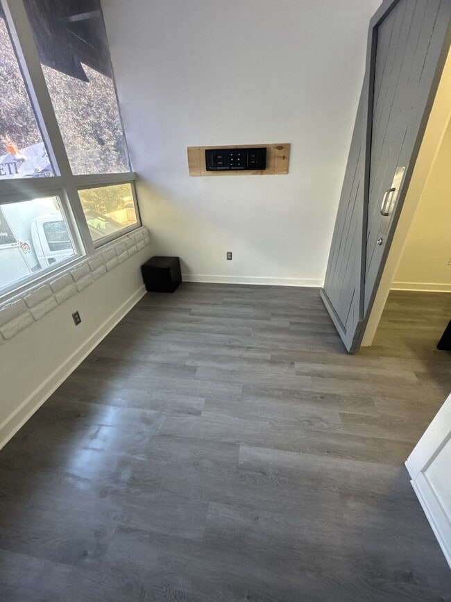 Foto del edificio - 547 Gayley Ave