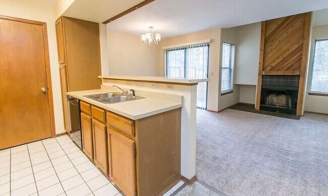 Building Photo - 3073 Fulton Cir