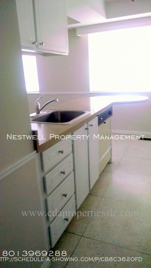 Building Photo - La Chapelle 1 bed Condo