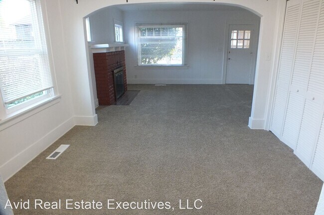 Building Photo - 1 br, 1 bath House - 6835 NE Glisan St