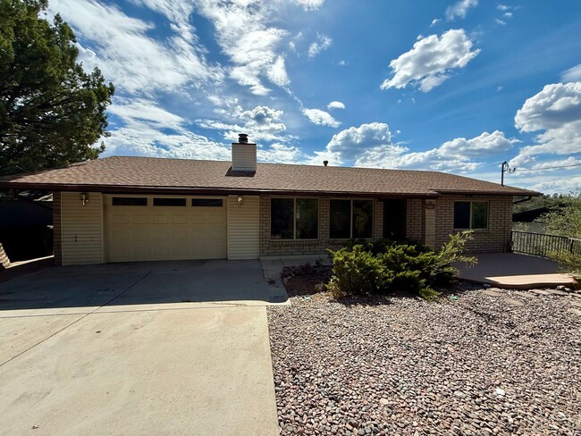 Building Photo - 4 bedroom home minutes from downtown Presc...