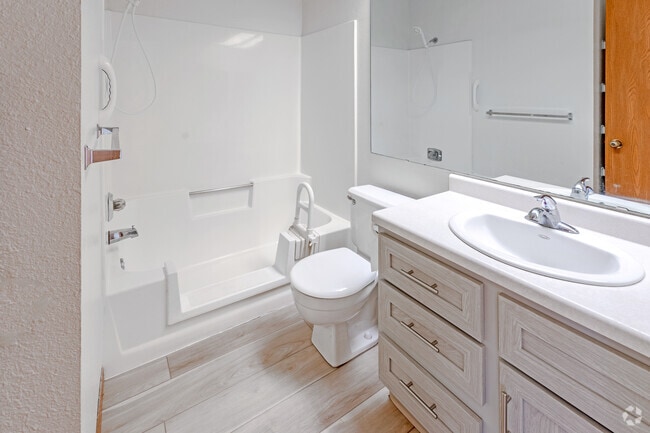 2BR, 1BA - 915SF - Village Place Apartments of Mankato