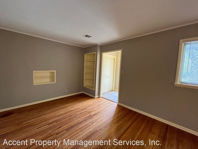 Building Photo - 3 br, 1.5 bath House - 2918 S. Hudson Place