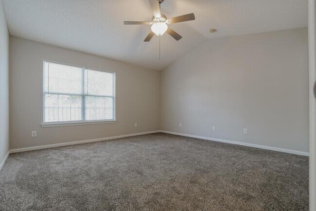 Building Photo - 406 Wincrest Ln