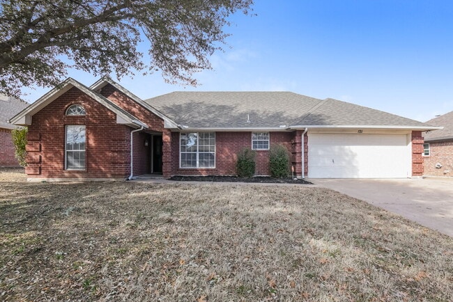 Building Photo - 121 Downwood Dr