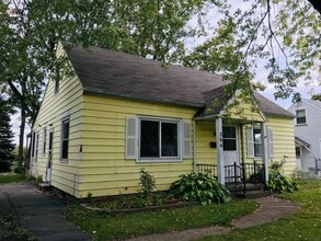 Building Photo - 266 Hoover Dr