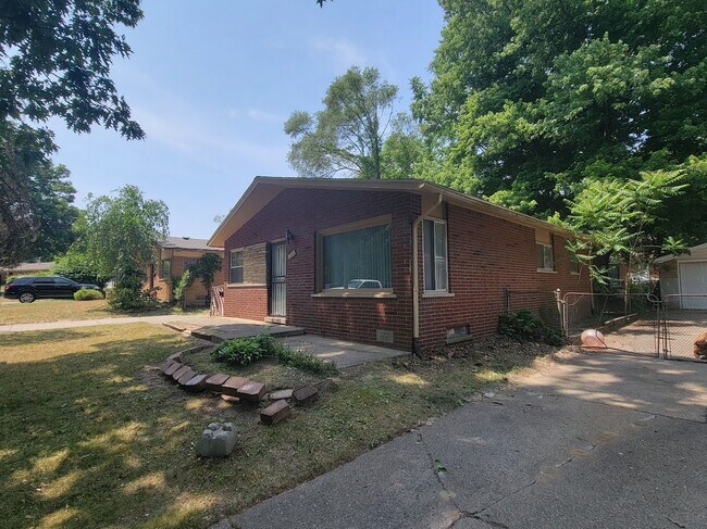 Foto del edificio - 16159 Riverview St