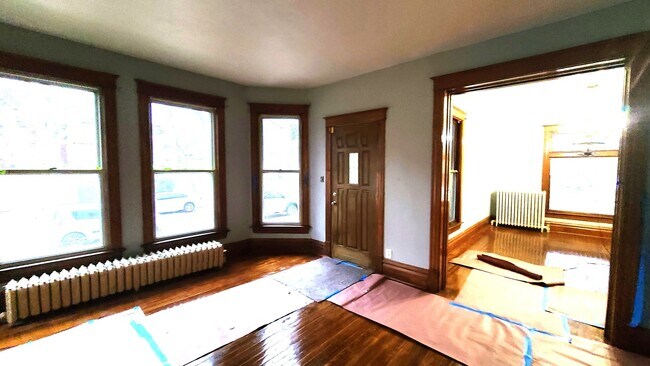 Foto del edificio - 404 Gillett Ave