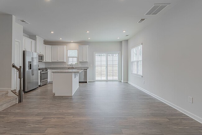 Foto del edificio - 3 Bedroom 2.5 Bathroom End Unit at Brookwo...