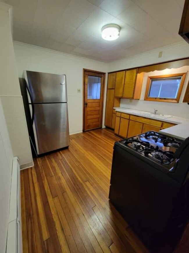 Building Photo - 209 Franklin St