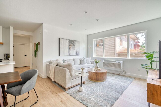 Foto del edificio - 4980 N Vancouver Ave