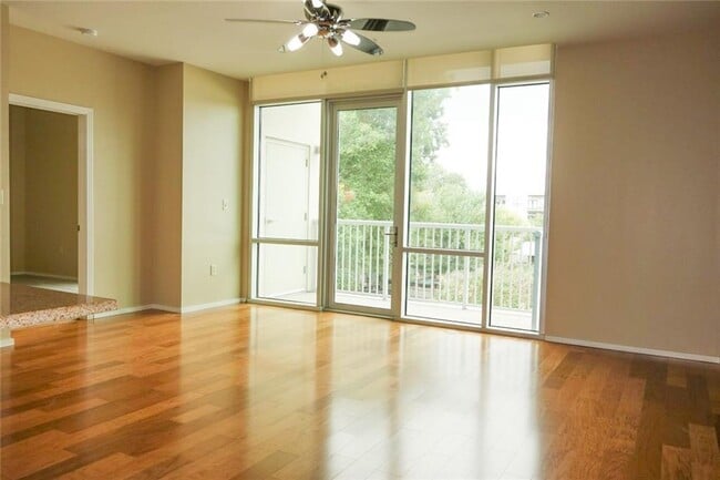 Building Photo - 1600 Barton Springs Rd