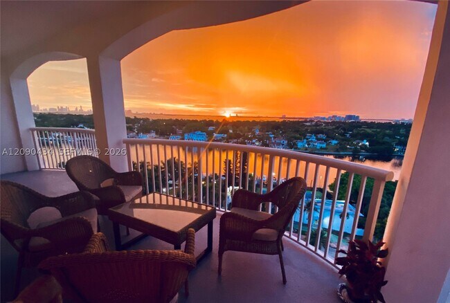 Foto del edificio - 5401 Collins Ave