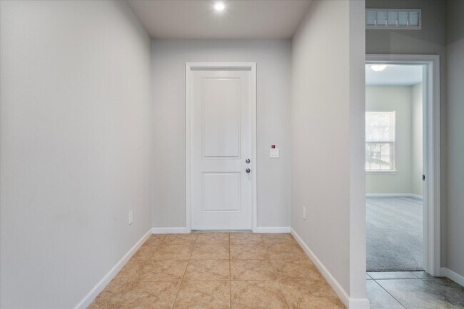 Building Photo - 6640 Canterbridge Dr
