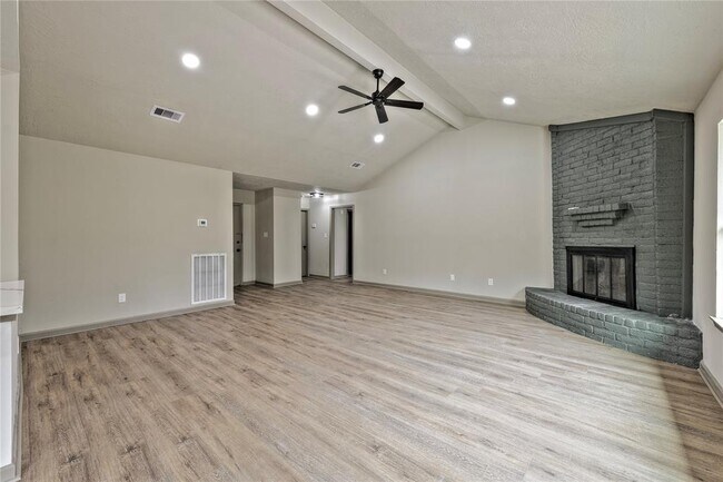 Foto del edificio - 6523 Brookgate Dr