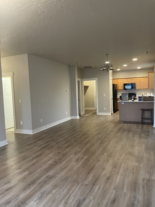 Foto del edificio - 447 N Baxter Way