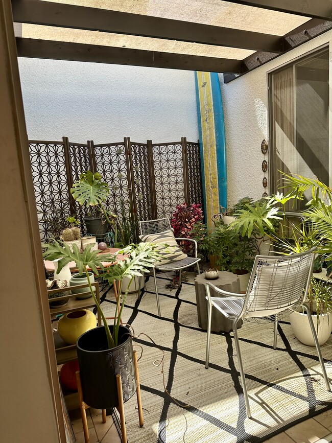 Atrium off dining area - 352 Avenida Sevilla