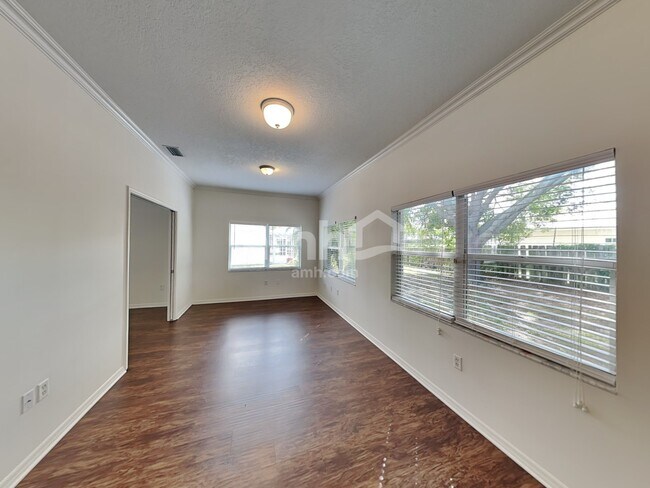 Foto del edificio - 5105 73rd St E