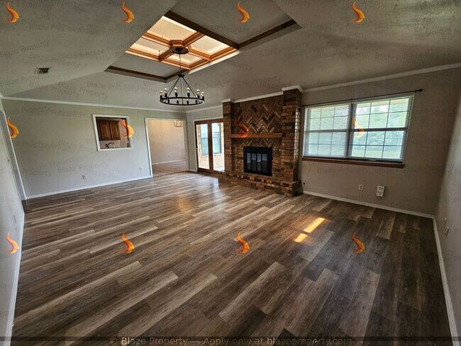 Foto del edificio - Now Leasing: Bright & Beautiful 3 Bed / 2 ...