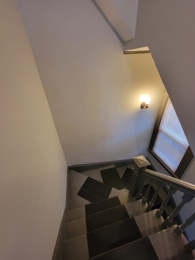 Escaleras delanteras - 27 Walkley Rd