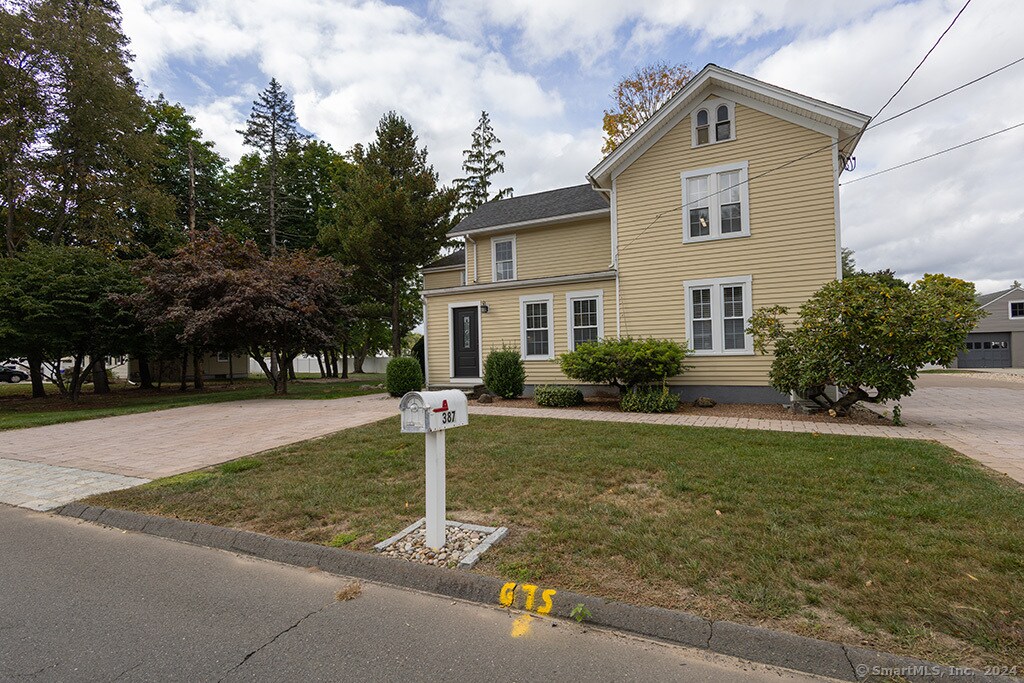 Primary Photo - 387 Buckland St