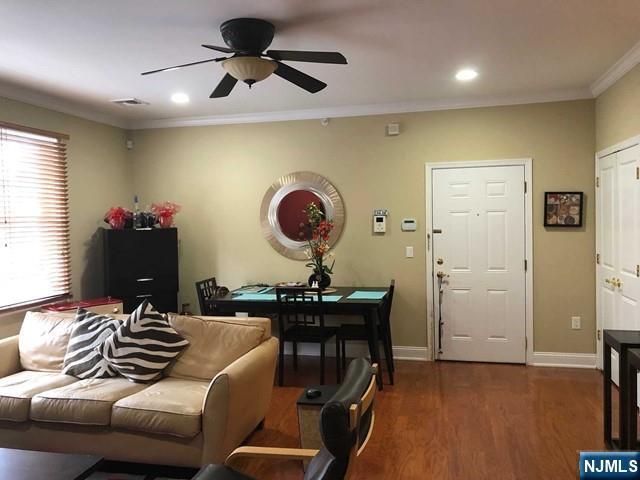 Foto del edificio - 14 Hemlock Lane