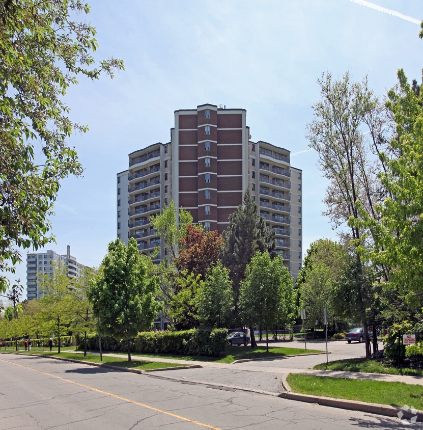 Godstone Place Apartments 30 Godstone Rd Toronto, ON