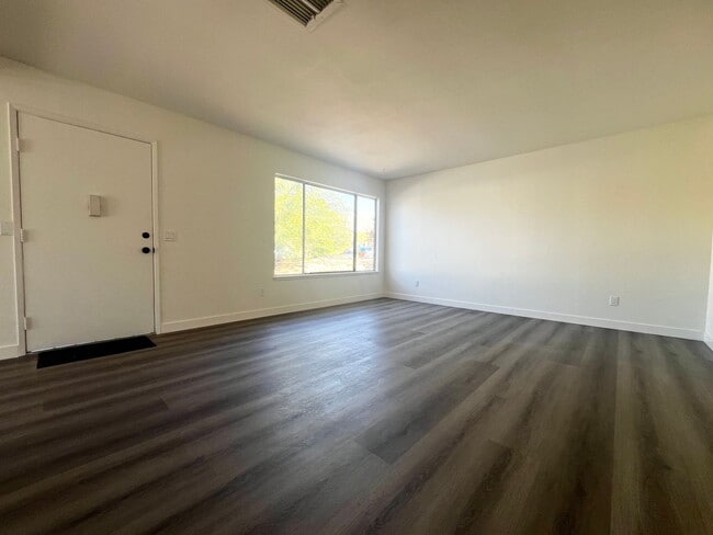 Building Photo - COMING SOON! 4 BED / 2 BATH REMODELED home...