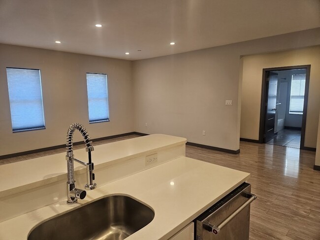 Building Photo - 145 Newbury Ave