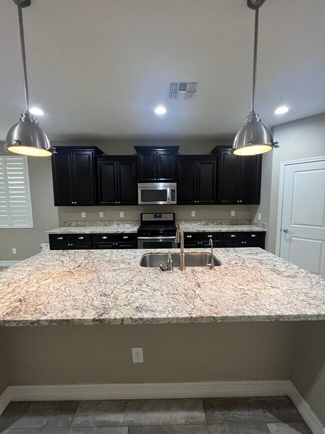 Foto del edificio - 3 BEDROOM IN STONELEDGE AT BLACK CANYON IN PHOENIX
